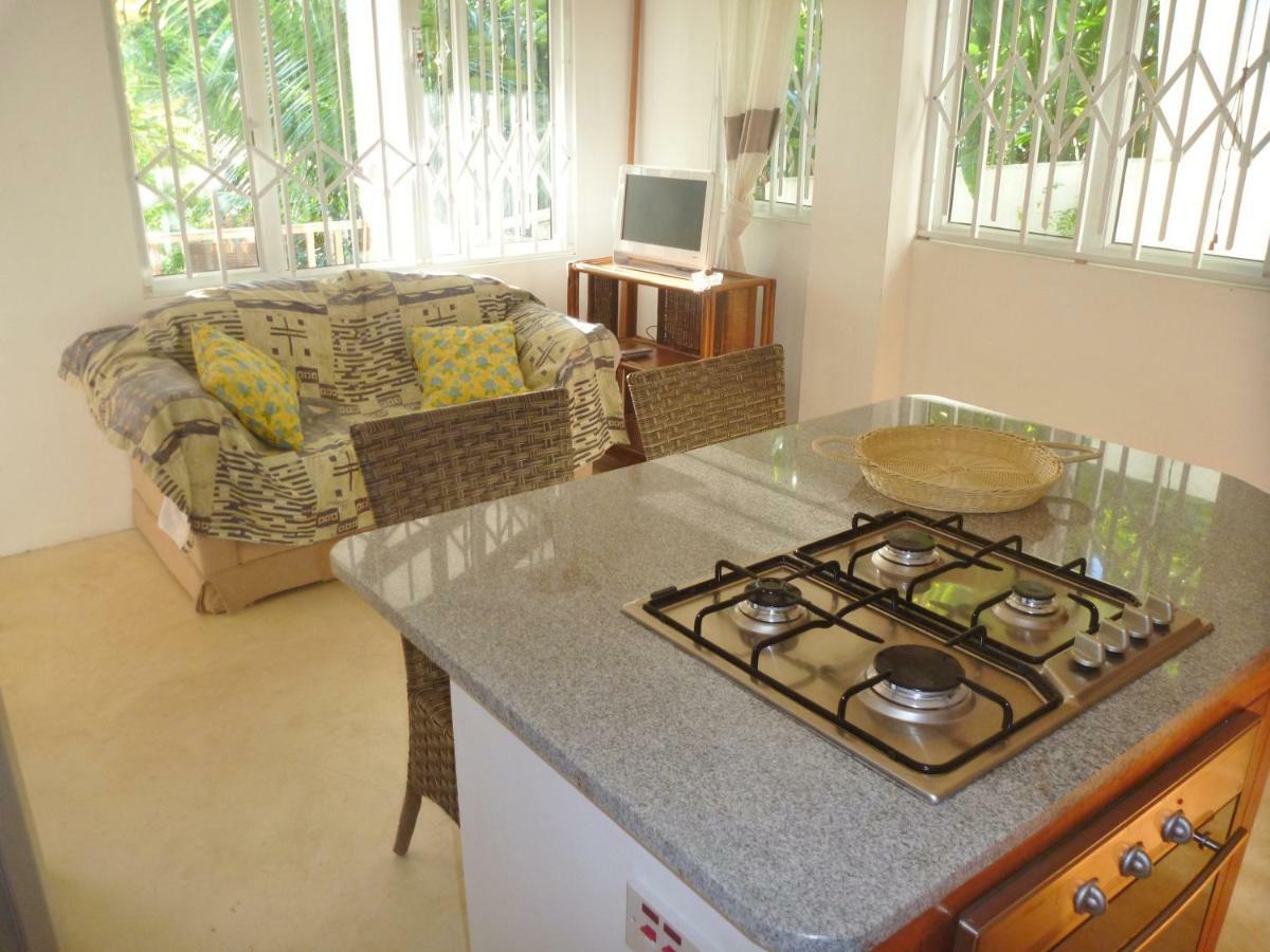 La Batie Selfcatering Apartment Beau Vallon  Exteriör bild